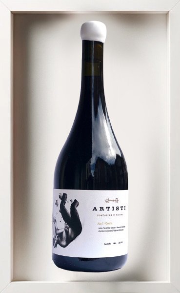 Descubra a elegância enológica com o Ato I da Artisti, um exemplar de vinho tinto premium do Vale dos Vinhedos. Esta edição limitada simboliza a tradição vinícola de Bento Gonçalves, ofertando uma experiência de degustação sofisticada para os amantes de vinhos boutique exclusivos na região de Gramado.